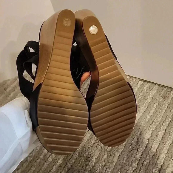 Madden Girl Wedge - Picture 4 of 7